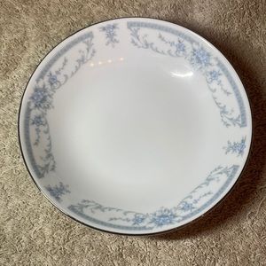Sheffield blue whisper fine China - 1985 - porcelain bowl